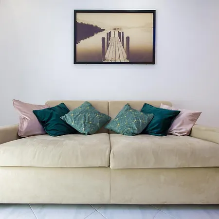Apartment Metro San Paolo -Air Conditioning-Wifi-Tv55"- 9 Minutes From The Colosseo-2